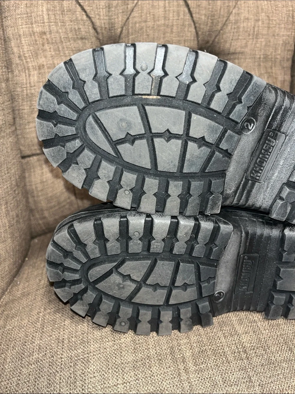 Khombu Abrams winter boots boys size 2